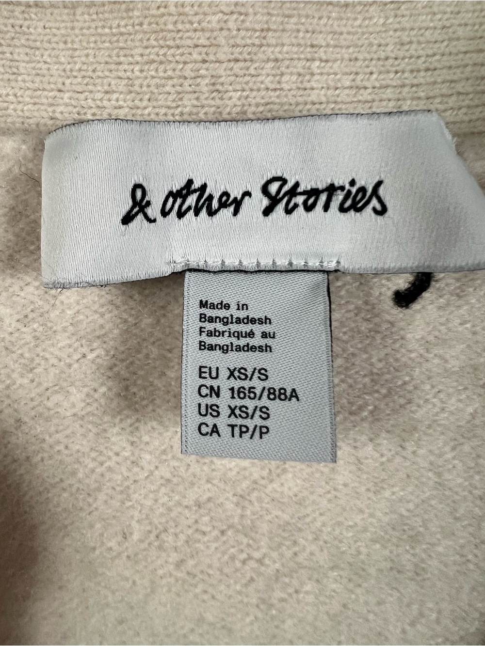 & Other Stories 100% Wool Relaxed Cropped V-Neck Cardigan in Cream XS - Picture 4 of 11